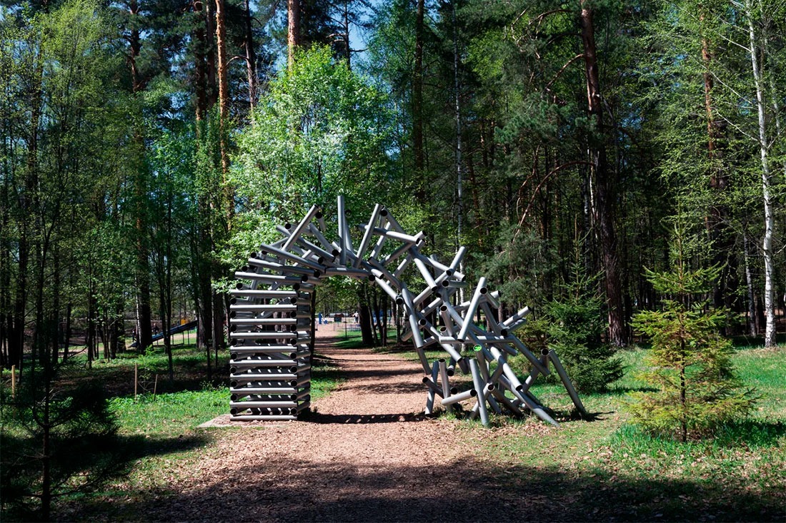 an-art-object-is-a-random-act-of-deconstructivism