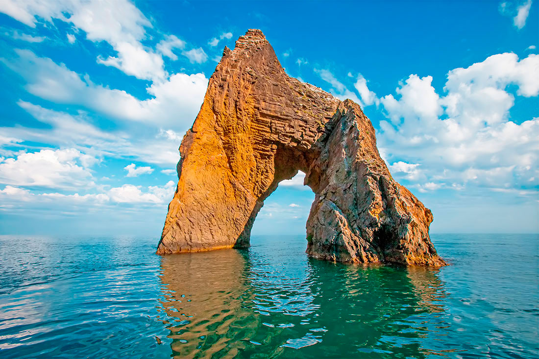 rock-golden-gate