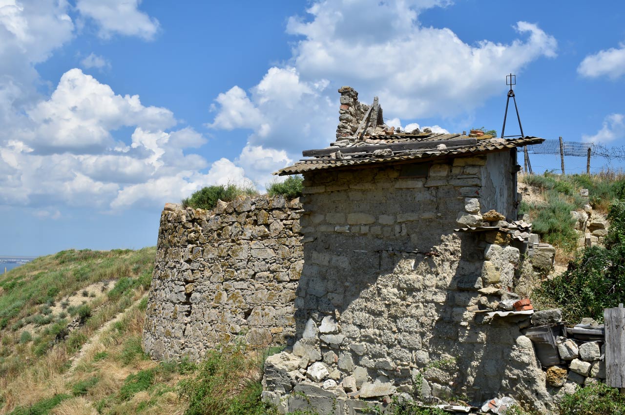 feodosiya-bashnya-fomy