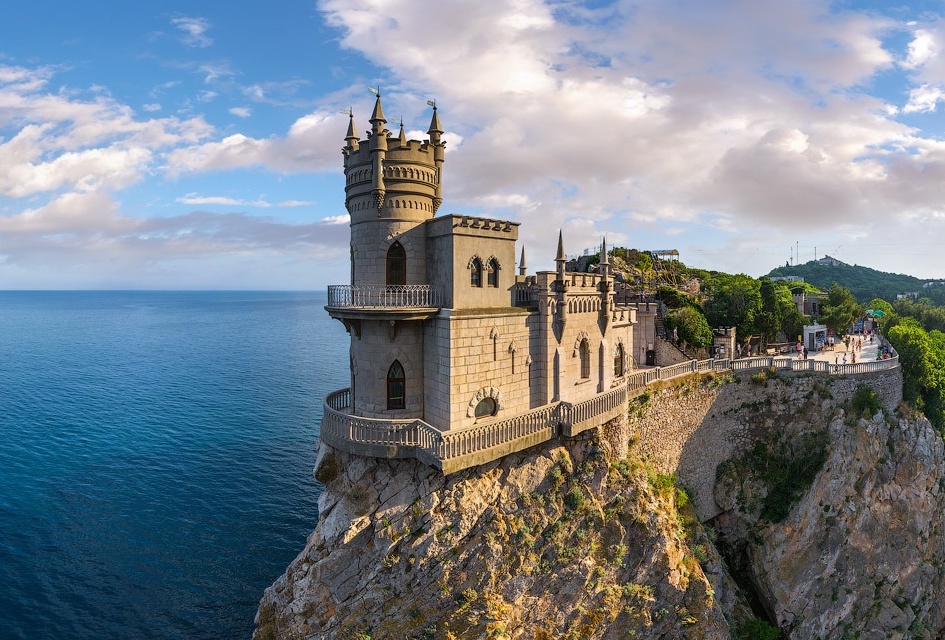09.04.2015_lastochkino_gnezdo_airpano_0