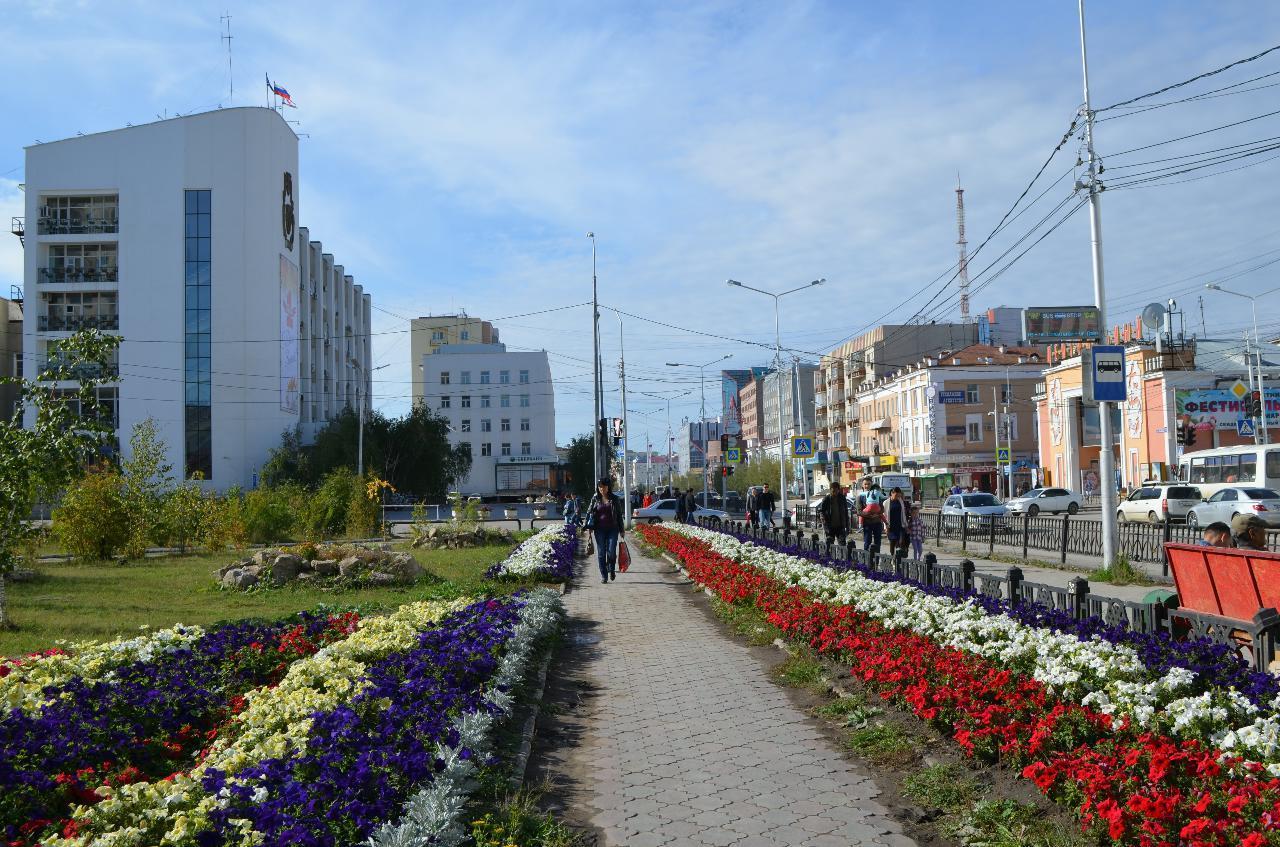 Prospekt-Lenina-vozle-ostanovki-_Kinoteatr-TSentralnyy_