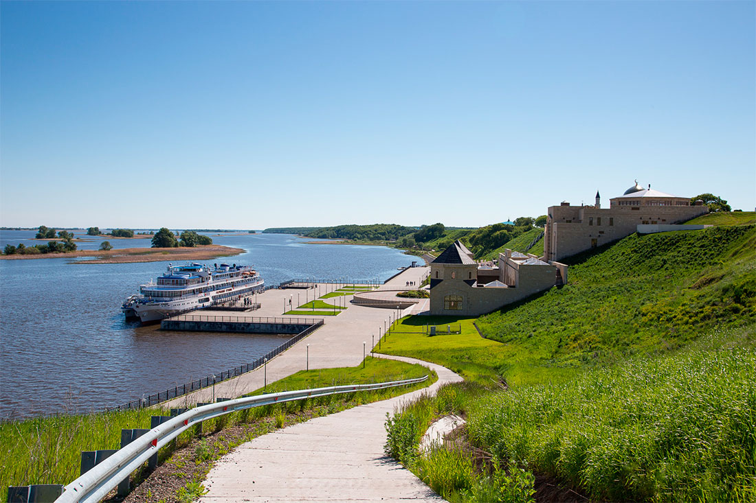 bolgar-river-port