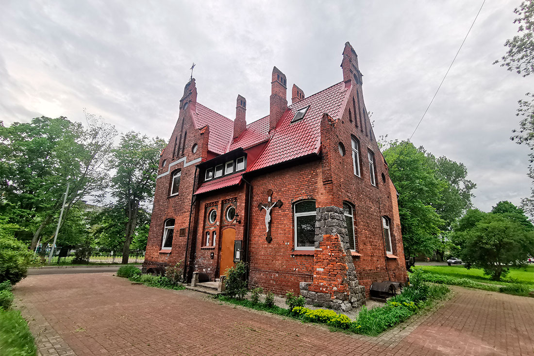 pastors-house