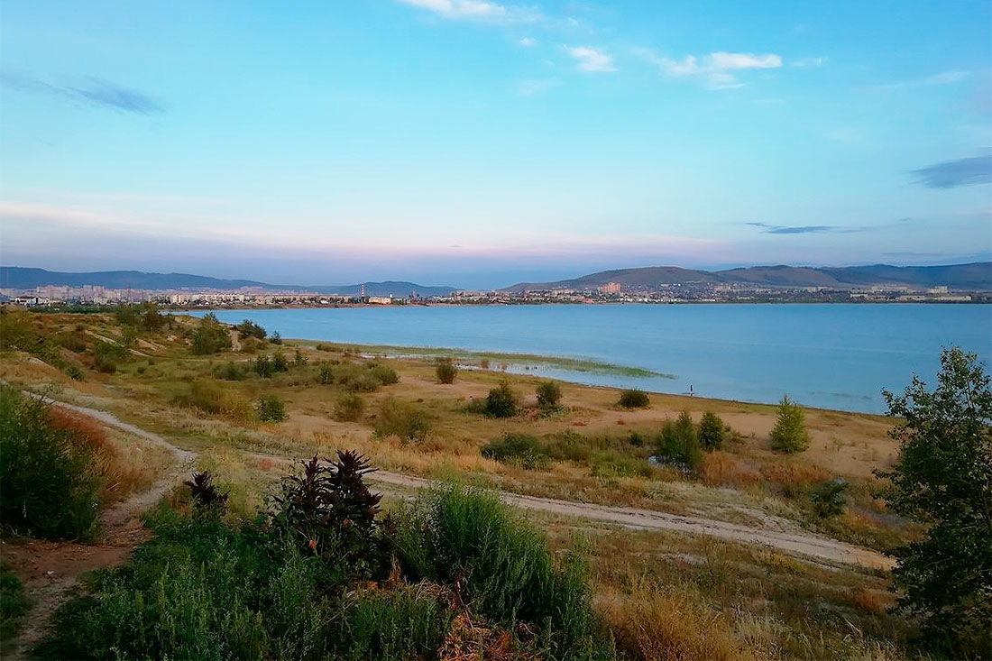 ugdan-lake