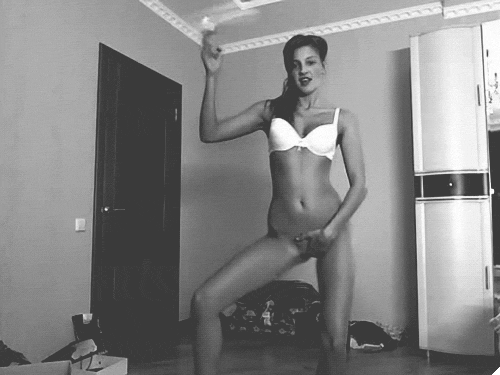 телочка трусы сняла