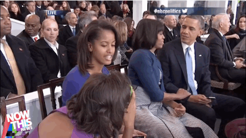 Malia-Obama-s-epic-photobomb-of-her-parents-kissing-at-the