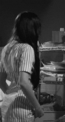 ПОПЕЦ ПЛАТЬЕ ПОДЫМАТ