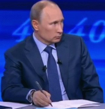 Путин записывает не глядя