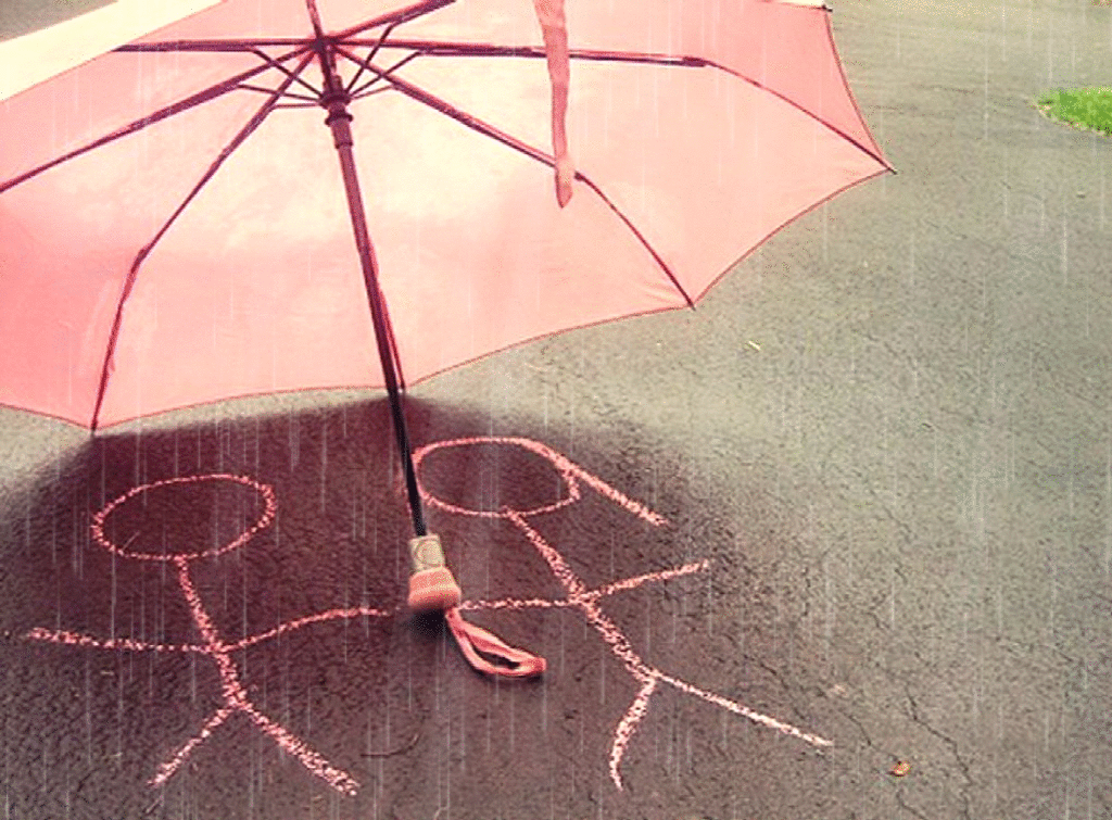 Любимый зонтик. Зонт на асфальте. Зонтик любви. Зонт капсула. Любовь зонт.