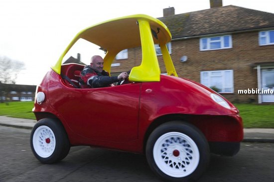 Игрушечный автомобиль Cozy Coupe для взрослых