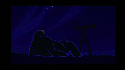 медведь смотрит в телескоп