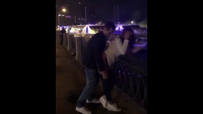 zamanili-seks-na-moskva-video-starperom