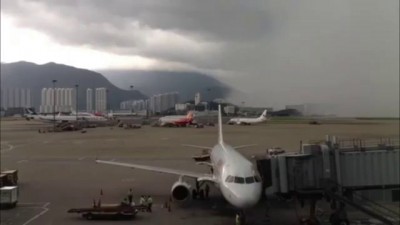 Hong Kong Airport under Black Rainstorm Warning Signal 黑雨下的香港機場