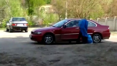 Забирай свой мусор обратно! Janitor forced to pick up trash in Car