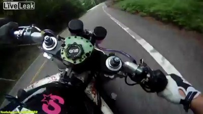 Падение мотоциклиста