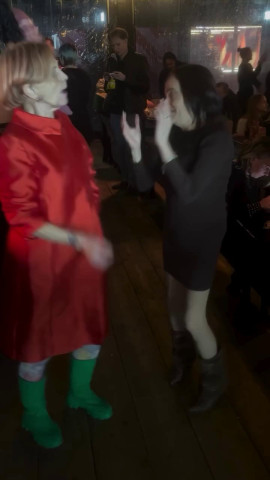 Тем временем на корпоративе