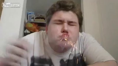 Darwin Award Nominee - Idiot Tapes Firecrackers to his Face***********