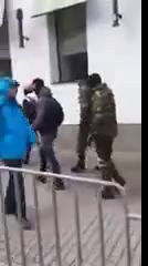 Правый сектор избивает прохожих в Днепропетровске 17.03.2014