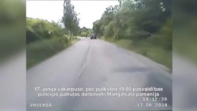 Rīgas Pašvaldības policija aptur iereibušu motorollera vadītāju