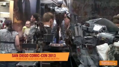 SDCC 2013 Robocop & ED-209 Hot Toys booth preview - itakon.it