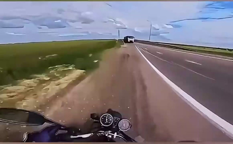 Ушел от мотобата по полям