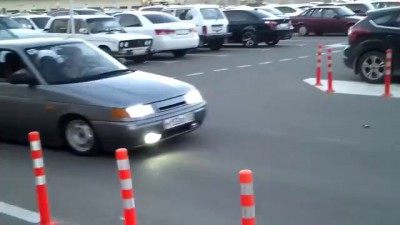 Заниженный таз vs "лежачий полицейский" / Russian stupid guy on the road