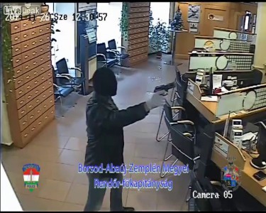 Бабушка и грабитель