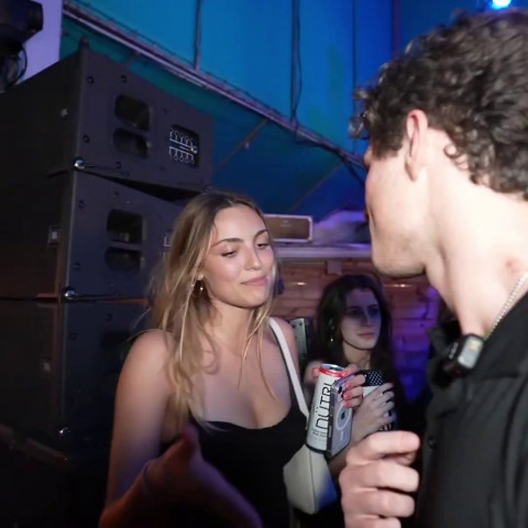 думала за"красивые" глазки ей прокатит.