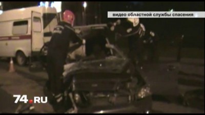 В Челябинске чудом спасли водителя машины, «намотанной» на столб