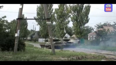 Донецк, Танки ДНР ведут огонь по аэропорту/DNR tanks firing at airport in Donetsk