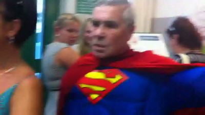 Дедуля супермен