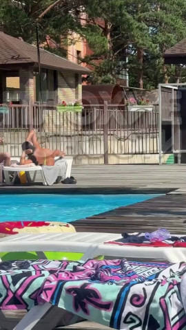 туристка бассейн девушка дети