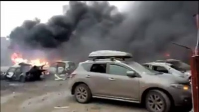 Мариуполь после обстрела горит автостоянка