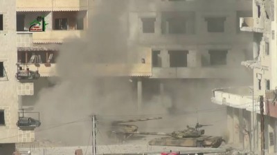Сирия: фаер шоу из танка Асада в Дарайе 25.01.2013