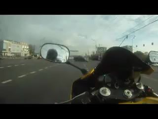 Придурок на мотоцикле (Moscow Ride on R1)