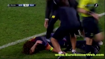Carles Puyol Hard horrible ARM injury against BENFICA