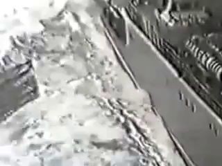Советский сторожевик таранит корабль ВМС США