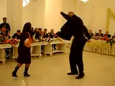 Валуев танцует лезгинку