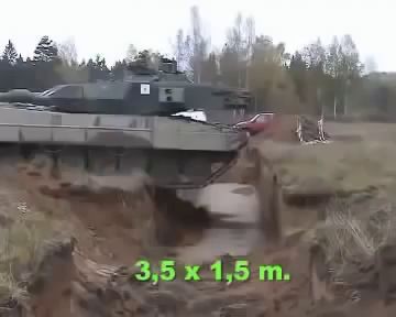 Как преодолеть противотанковый ров на танке.