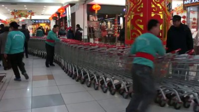 Amazing Chinese Trolley Transporting