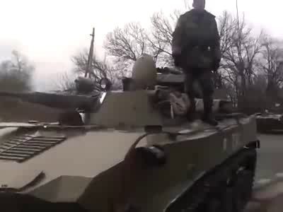 Украинские танки наехали на мирных жителей