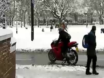 Ducati 1098S crash in London Snow
