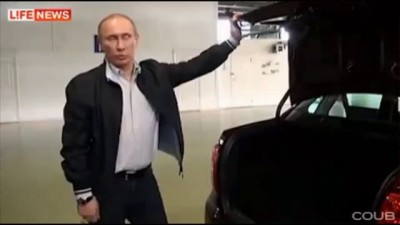 Путину поцарапали машину