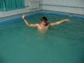 чувак перданул в бассейне ( dude in the pool)