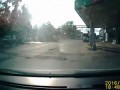 Ублюдок выбрасывает котят из машины