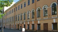 6-я линия. ВО, 15. Дома Ларинской гимназии