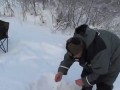 Лиса и рыбаки на зимней ловле