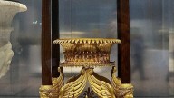 ампир, на подставке, Лувр