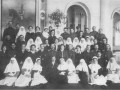 9.Персонал госпиталя в Николаевском зале. Август 1915 г. Ф