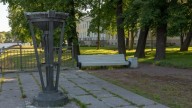 vaza-i-skamejka-v-sadu-kamennoostrovskogo-dvorca-160089big